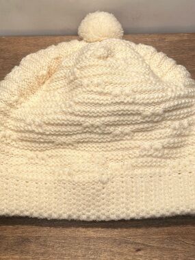 Vintage Grandoe 100% Wool Very Soft Cream Knit Pom Pom Beanie